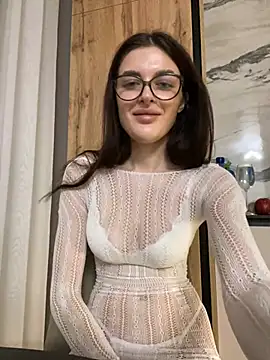 little belucci online show from December 2024 04:54:01 PM