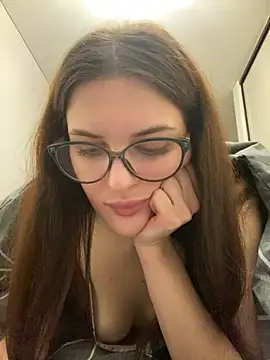 little belucci online show from January 2025 05:56:01 PM