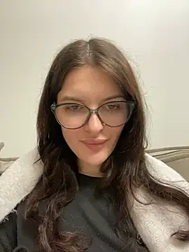 little belucci online show from February 2025 04:29:01 PM