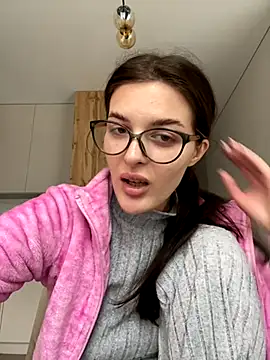 little belucci online show from October 2025 09:07:02 AM