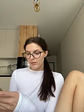 little belucci online show from October 2025 12:50:01 PM