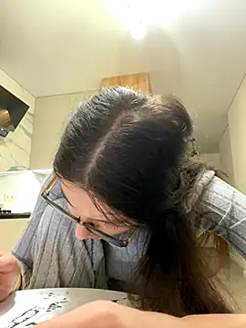 little belucci online show from November 2025 02:53:02 PM