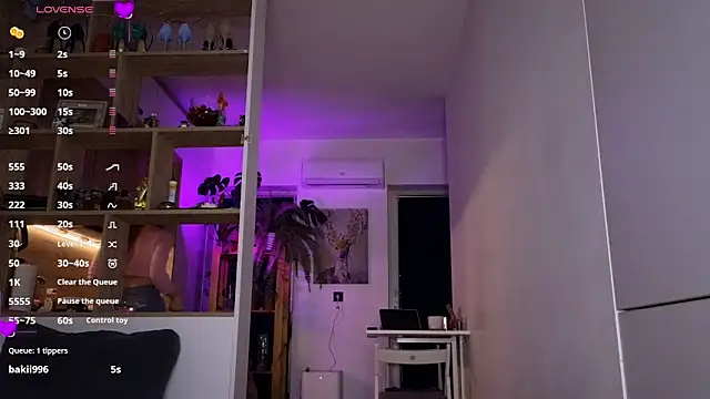 Snapshot of _alleyesonme_ chatting on November 2025 04:21:02 PM alleyesonme online show from November 2025 04:21:02 PM