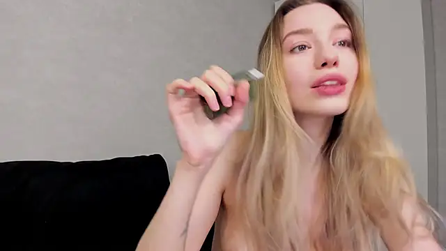 Snapshot of mary_shiota chatting on December 2025 08:42:02 AM mary shiota online show from December 2025 08:42:02 AM