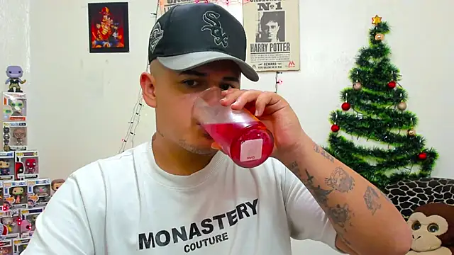 Snapshot of ney_22 chatting on December 2024 01:49:01 AM ney 22 online show from December 2024 01:49:01 AM