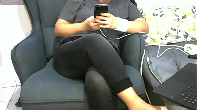 insatiableeee online show from January 2025 08:30:01 PM