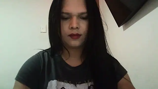 julianabeautyy online show from December 2025 01:28:02 PM