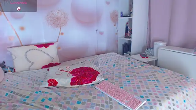 Snapshot of mooncandygirl chatting on July 2026 10:21:02 AM mooncandygirl online show from July 2026 10:21:02 AM