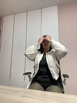 SWEETLILY18 online show from February 2025 11:31:01 AM