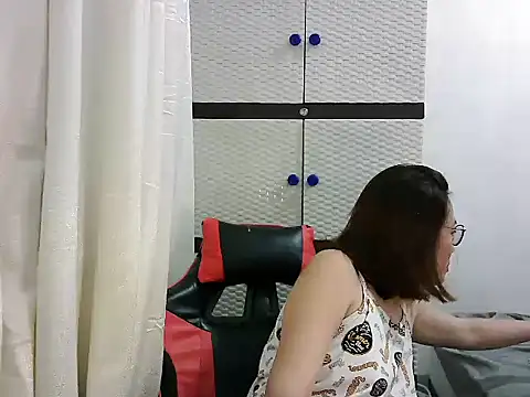 crizzybel online show from March 2025 02:22:01 PM