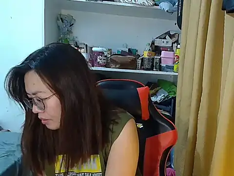 Snapshot of crizzybel chatting on April 2026 05:07:01 PM crizzybel online show from April 2026 05:07:01 PM