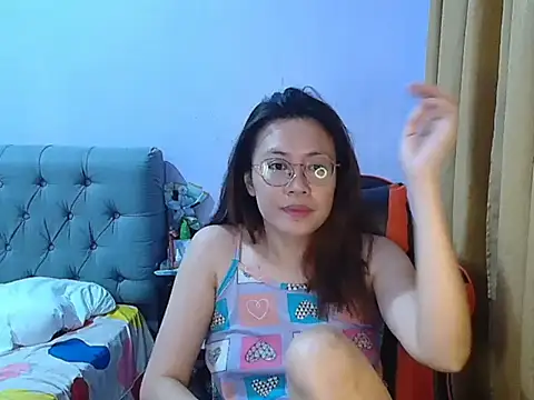Snapshot of crizzybel chatting on May 2026 08:08:02 AM crizzybel online show from May 2026 08:08:02 AM