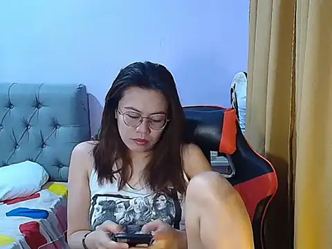 Snapshot of crizzybel chatting on May 2026 02:17:01 AM crizzybel online show from May 2026 02:17:01 AM