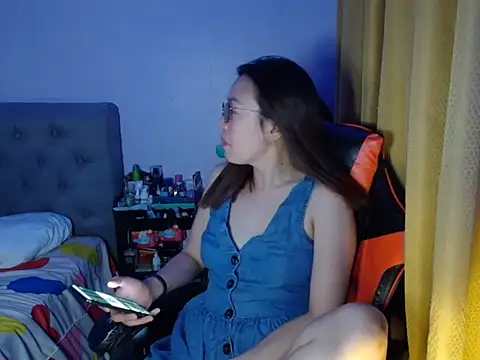 Snapshot of crizzybel chatting on May 2026 03:35:01 AM crizzybel online show from May 2026 03:35:01 AM