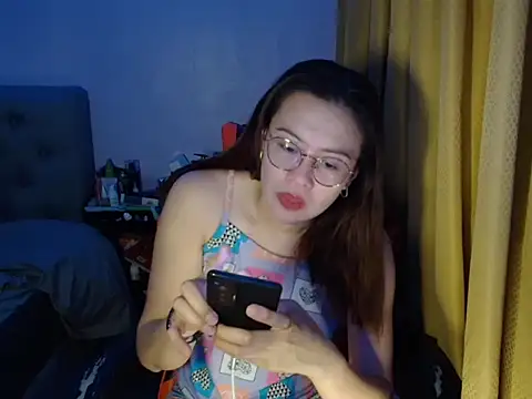 Snapshot of crizzybel chatting on June 2026 05:36:02 PM crizzybel online show from June 2026 05:36:02 PM