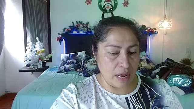 Keyla01  online show from December 2025 06:13:02 PM