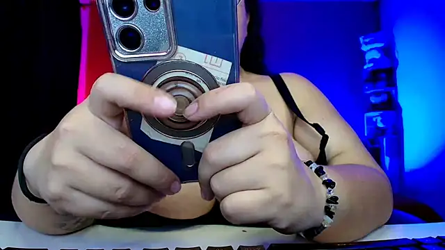 lulubigtitts1 online show from September 2025 12:32:02 AM