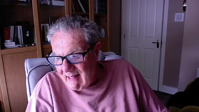 Snapshot of Oldpistolpete chatting on May 2026 11:06:01 AM Oldpistolpete online show from May 2026 11:06:01 AM
