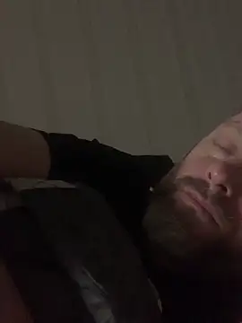 Snapshot of GHsveter chatting on April 2026 07:14:01 AM GHsveter online show from April 2026 07:14:01 AM