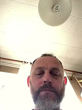 Snapshot of GHsveter chatting on April 2026 11:27:01 AM GHsveter online show from April 2026 11:27:01 AM