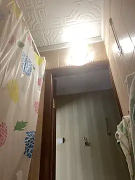 Snapshot of GHsveter chatting on April 2026 09:15:01 AM GHsveter online show from April 2026 09:15:01 AM