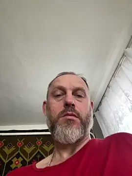 Snapshot of GHsveter chatting on April 2026 11:00:02 AM GHsveter online show from April 2026 11:00:02 AM