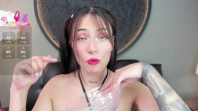 Snapshot of miss_sharlotte18 chatting on February 2025 06:11:01 PM miss sharlotte18 online show from February 2025 06:11:01 PM