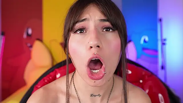 miss sharlotte18 online show from January 2026 07:11:01 PM