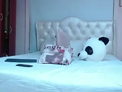 annylouis online show from February 2025 07:56:01 AM