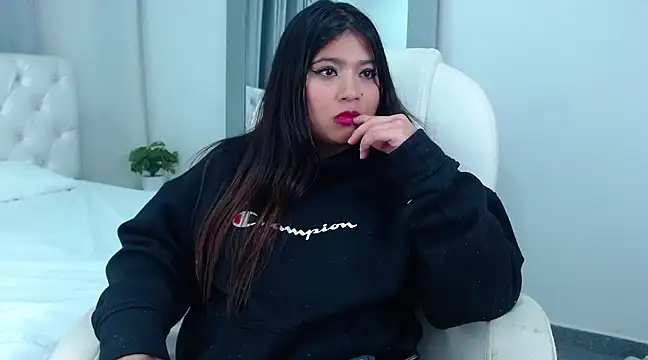 annylouis online show from February 2025 08:22:02 AM