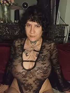 callmelouve online show from May 2026 03:16:01 PM
