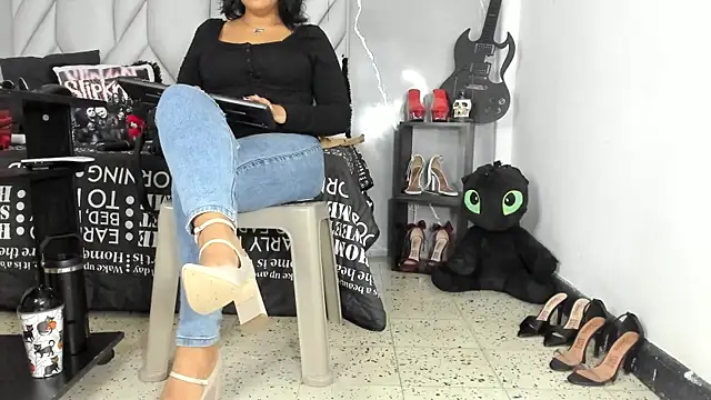 Snapshot of MirandaHaguen chatting on April 2026 08:59:02 PM MirandaHaguen online show from April 2026 08:59:02 PM