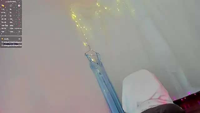 Snapshot of Silvanna-Moree chatting on January 2025 06:54:01 PM Silvanna-Moree online show from January 2025 06:54:01 PM