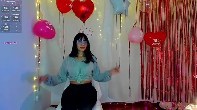 Snapshot of Silvanna-Moree chatting on February 2025 08:55:01 PM Silvanna-Moree online show from February 2025 08:55:01 PM