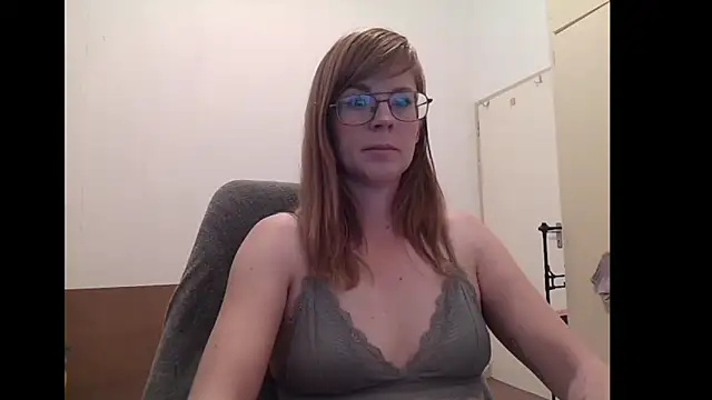 Snapshot of SavannaGirly chatting on June 2026 08:31:02 AM SavannaGirly online show from June 2026 08:31:02 AM