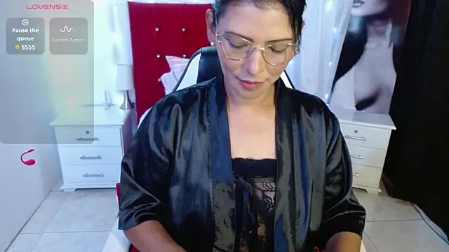 Snapshot of Wanda_Milf chatting on January 2025 09:45:01 PM Wanda Milf online show from January 2025 09:45:01 PM