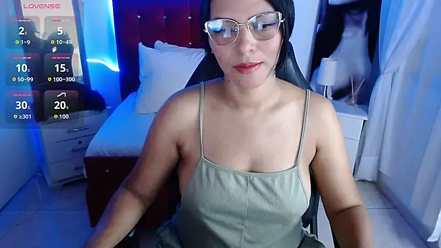 Snapshot of Wanda_Milf chatting on October 2025 08:27:02 PM Wanda Milf online show from October 2025 08:27:02 PM
