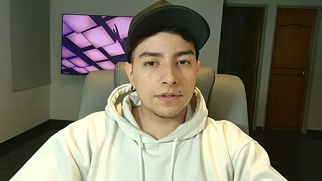 Jhoan saenz online show from October 2025 01:27:02 AM