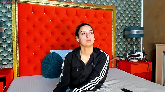 Snapshot of VallerieJones chatting on March 2025 04:05:01 AM VallerieJones online show from March 2025 04:05:01 AM