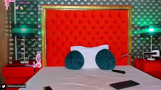 Snapshot of VallerieJones chatting on March 2025 10:46:01 AM VallerieJones online show from March 2025 10:46:01 AM