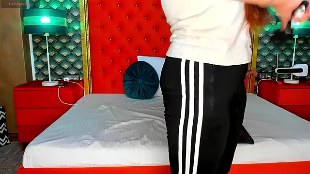 Snapshot of VallerieJones chatting on March 2025 04:19:01 AM VallerieJones online show from March 2025 04:19:01 AM