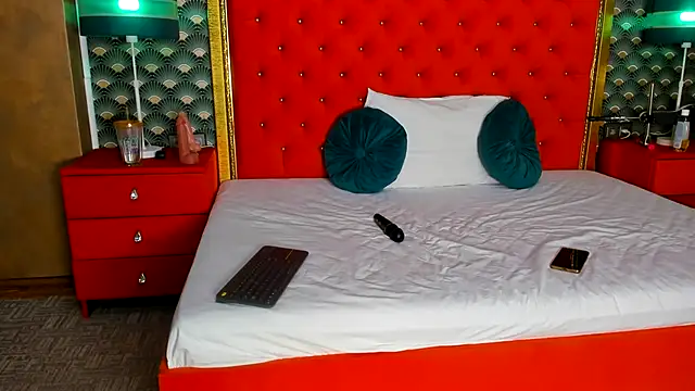 Snapshot of VallerieJones chatting on September 2025 10:01:02 PM VallerieJones online show from September 2025 10:01:02 PM