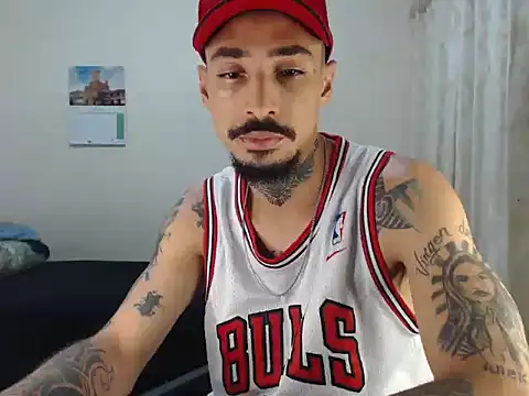 emiliano hottt online show from February 2026 02:14:01 PM