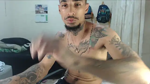 Snapshot of emiliano_hottt chatting on April 2026 08:55:01 PM emiliano hottt online show from April 2026 08:55:01 PM
