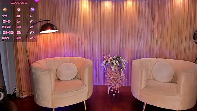 Snapshot of MaryLewis_ chatting on January 2025 11:43:01 AM MaryLewis online show from January 2025 11:43:01 AM