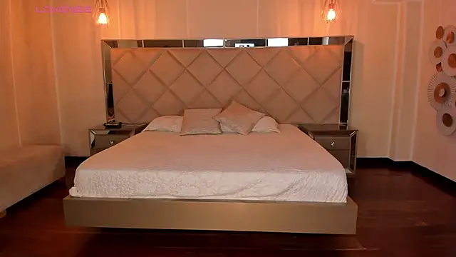 MaryLewis  online show from April 2026 12:53:02 PM