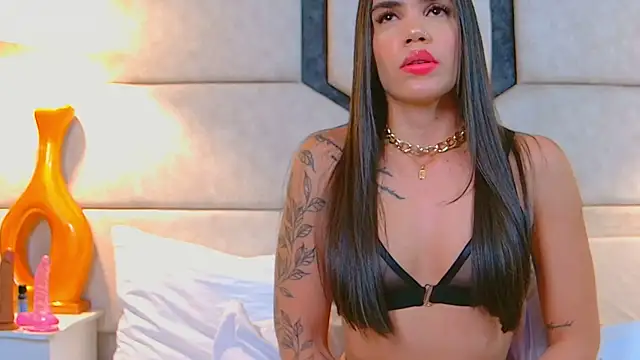 Snapshot of April_Cutee chatting on February 2025 08:33:02 PM April Cutee online show from February 2025 08:33:02 PM