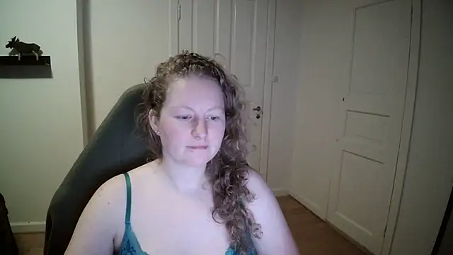 Snapshot of Girlnina-1995 chatting on December 2024 05:01:01 PM Girlnina-1995 online show from December 2024 05:01:01 PM