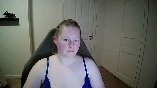 Snapshot of Girlnina-1995 chatting on January 2025 05:59:02 PM Girlnina-1995 online show from January 2025 05:59:02 PM