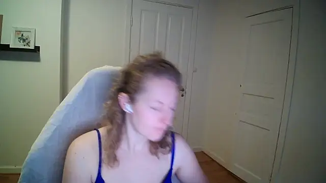 Girlnina-1995 online show from December 2025 10:35:02 AM